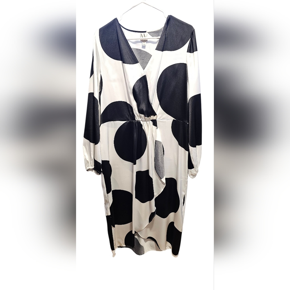 Worthington Black and White Long Sleeve Dress